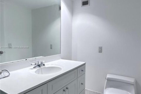 Снять в аренду кондоминиум в Авентура, Флорида 2 спальни, 99.68м2, № 2003796 - фото 22