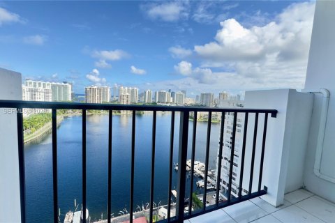 Снять в аренду кондоминиум в Авентура, Флорида 2 спальни, 99.68м2, № 2003796 - фото 5