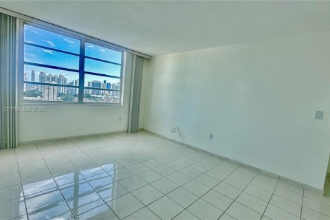 Снять в аренду кондоминиум в Авентура, Флорида 2 спальни, 99.68м2, № 2003796 - фото 9