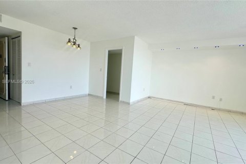 Снять в аренду кондоминиум в Авентура, Флорида 2 спальни, 99.68м2, № 2003796 - фото 24