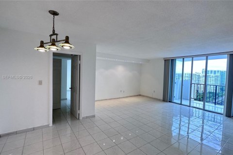 Снять в аренду кондоминиум в Авентура, Флорида 2 спальни, 99.68м2, № 2003796 - фото 30