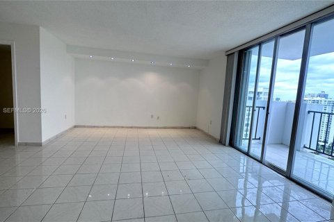Снять в аренду кондоминиум в Авентура, Флорида 2 спальни, 99.68м2, № 2003796 - фото 25
