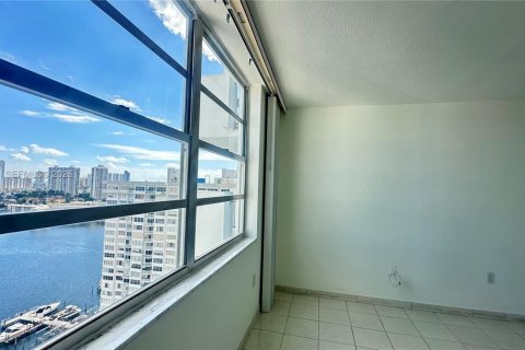 Снять в аренду кондоминиум в Авентура, Флорида 2 спальни, 99.68м2, № 2003796 - фото 10