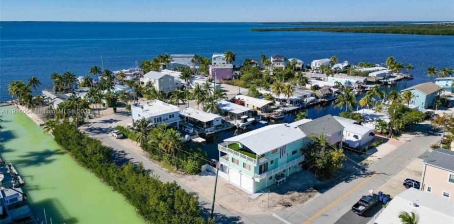 Дом в Ки-Ларго, Флорида 3 спальни, 205.13м2 № 1970796