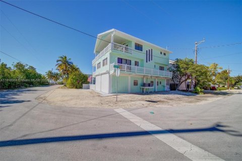 Снять в аренду виллу или дом в Ки-Ларго, Флорида 3 спальни, 205.13м2, № 1970796 - фото 7