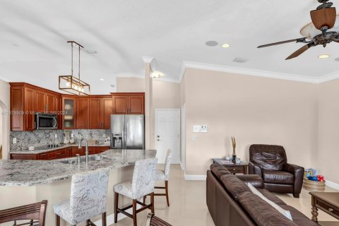 Casa en venta en Hialeah, Florida, 4 dormitorios, 196.49 m2 № 1729910 - foto 21