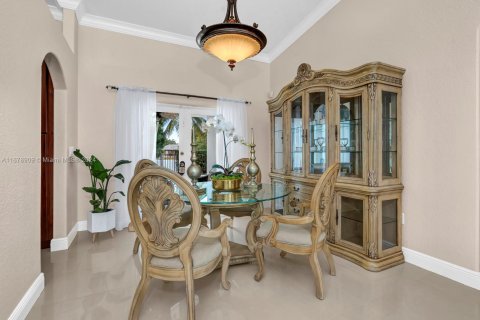 Casa en venta en Hialeah, Florida, 4 dormitorios, 196.49 m2 № 1729910 - foto 16