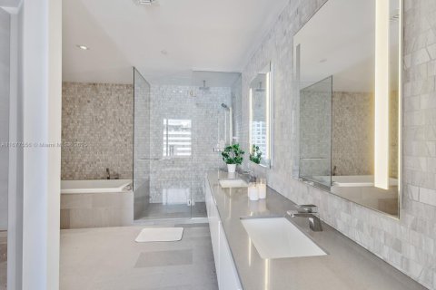 Condo in Miami, Florida, 2 bedrooms  № 1403114 - photo 6