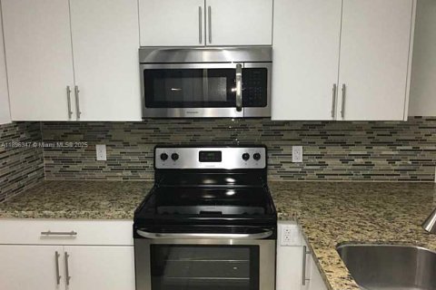 Снять в аренду кондоминиум в Майами, Флорида 3 спальни, 114.27м2, № 1950452 - фото 7