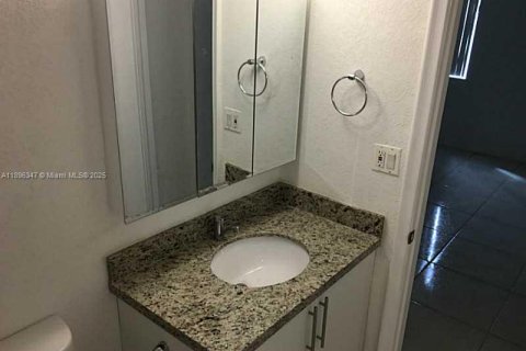 Снять в аренду кондоминиум в Майами, Флорида 3 спальни, 114.27м2, № 1950452 - фото 22