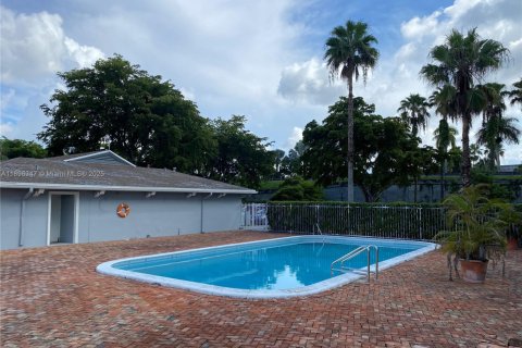 Снять в аренду кондоминиум в Майами, Флорида 3 спальни, 114.27м2, № 1950452 - фото 26