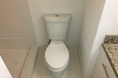 Снять в аренду кондоминиум в Майами, Флорида 3 спальни, 114.27м2, № 1950452 - фото 14