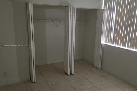 Снять в аренду кондоминиум в Майами, Флорида 3 спальни, 114.27м2, № 1950452 - фото 21