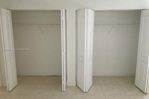 Снять в аренду кондоминиум в Майами, Флорида 3 спальни, 114.27м2, № 1950452 - фото 19