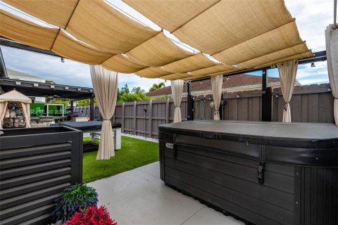 Villa ou maison à vendre à Cutler Bay, Floride: 3 chambres, 132.2 m2 № 2004679 - photo 24