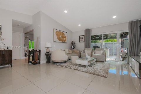 Villa ou maison à vendre à Cutler Bay, Floride: 3 chambres, 132.2 m2 № 2004679 - photo 11