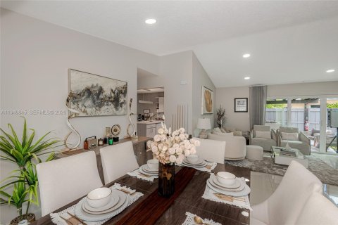 Villa ou maison à vendre à Cutler Bay, Floride: 3 chambres, 132.2 m2 № 2004679 - photo 16