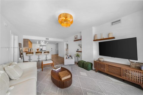 Condominio en alquiler en Bay Harbor Islands, Florida, 2 dormitorios, 118.73 m2 № 2007758 - foto 2