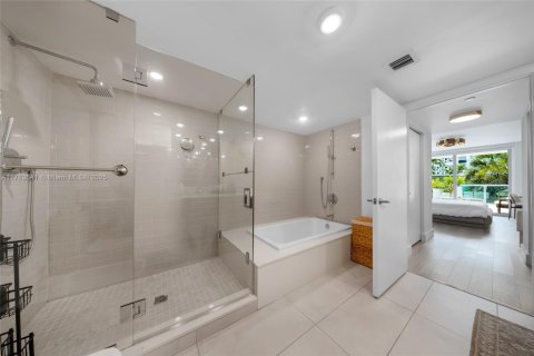 Condominio en alquiler en Bay Harbor Islands, Florida, 2 dormitorios, 118.73 m2 № 2007758 - foto 25