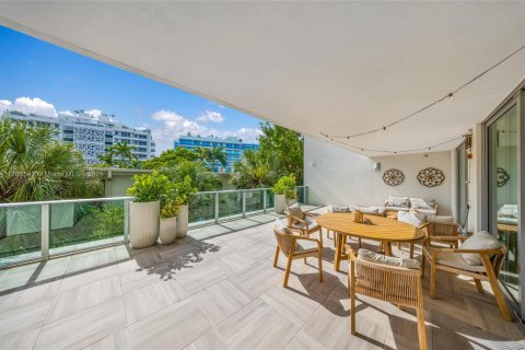 Condominio en alquiler en Bay Harbor Islands, Florida, 2 dormitorios, 118.73 m2 № 2007758 - foto 18