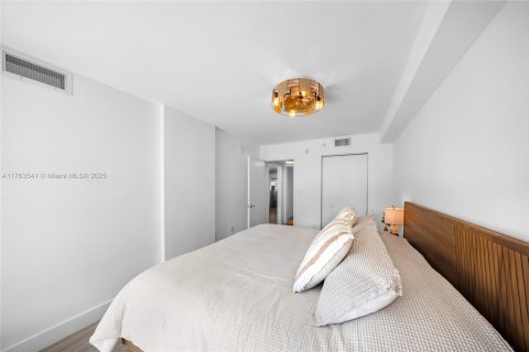 Condominio en alquiler en Bay Harbor Islands, Florida, 2 dormitorios, 118.73 m2 № 2007758 - foto 19