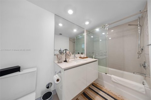 Condominio en alquiler en Bay Harbor Islands, Florida, 2 dormitorios, 118.73 m2 № 2007758 - foto 24