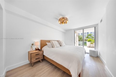 Condominio en alquiler en Bay Harbor Islands, Florida, 2 dormitorios, 118.73 m2 № 2007758 - foto 22