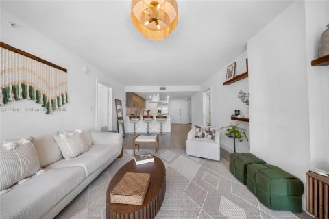 Condominio en alquiler en Bay Harbor Islands, Florida, 2 dormitorios, 118.73 m2 № 2007758 - foto 3