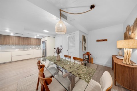 Condominio en alquiler en Bay Harbor Islands, Florida, 2 dormitorios, 118.73 m2 № 2007758 - foto 13