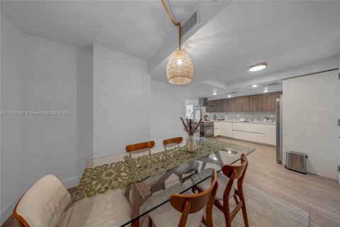 Condominio en alquiler en Bay Harbor Islands, Florida, 2 dormitorios, 118.73 m2 № 2007758 - foto 12