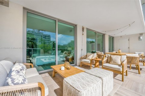 Condominio en alquiler en Bay Harbor Islands, Florida, 2 dormitorios, 118.73 m2 № 2007758 - foto 14