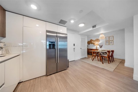 Condominio en alquiler en Bay Harbor Islands, Florida, 2 dormitorios, 118.73 m2 № 2007758 - foto 9