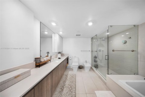 Condominio en alquiler en Bay Harbor Islands, Florida, 2 dormitorios, 118.73 m2 № 2007758 - foto 26