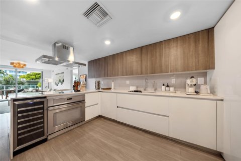 Condominio en alquiler en Bay Harbor Islands, Florida, 2 dormitorios, 118.73 m2 № 2007758 - foto 8