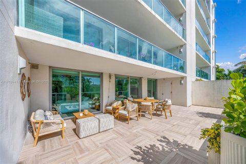 Condominio en alquiler en Bay Harbor Islands, Florida, 2 dormitorios, 118.73 m2 № 2007758 - foto 15