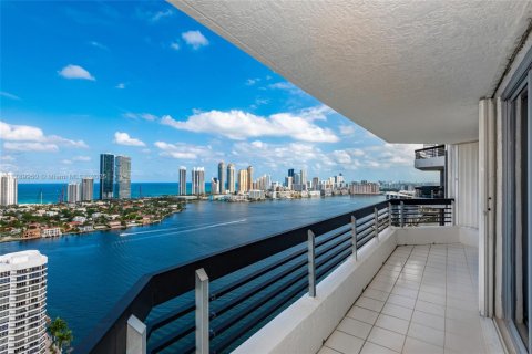 Copropriété à vendre à Aventura, Floride: 2 chambres, 126.81 m2 № 1730953 - photo 2