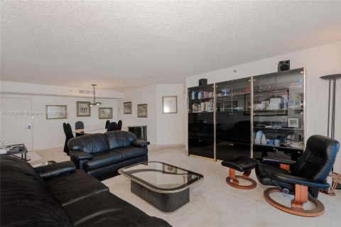 Copropriété à vendre à Aventura, Floride: 2 chambres, 126.81 m2 № 1730953 - photo 6