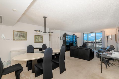 Copropriété à vendre à Aventura, Floride: 2 chambres, 126.81 m2 № 1730953 - photo 3