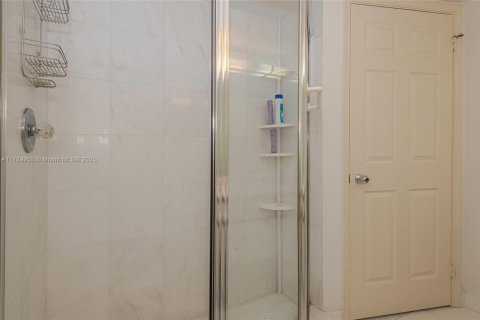 Copropriété à vendre à Aventura, Floride: 2 chambres, 126.81 m2 № 1730953 - photo 21