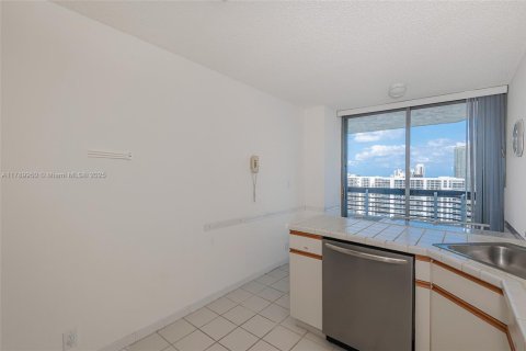 Copropriété à vendre à Aventura, Floride: 2 chambres, 126.81 m2 № 1730953 - photo 11