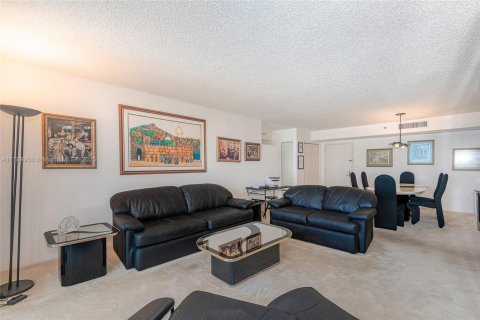 Copropriété à vendre à Aventura, Floride: 2 chambres, 126.81 m2 № 1730953 - photo 7