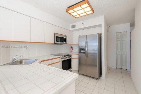 Copropriété à vendre à Aventura, Floride: 2 chambres, 126.81 m2 № 1730953 - photo 14