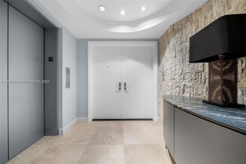 Copropriété à louer à Sunny Isles Beach, Floride: 3 chambres, 179.02 m2 № 1889100 - photo 2