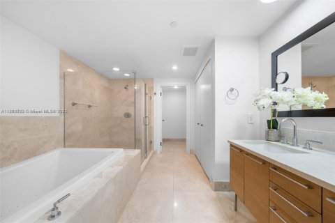 Copropriété à louer à Sunny Isles Beach, Floride: 3 chambres, 179.02 m2 № 1889100 - photo 12