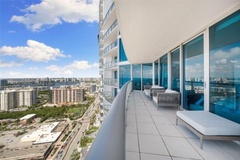 Copropriété à louer à Sunny Isles Beach, Floride: 3 chambres, 179.02 m2 № 1889100 - photo 20