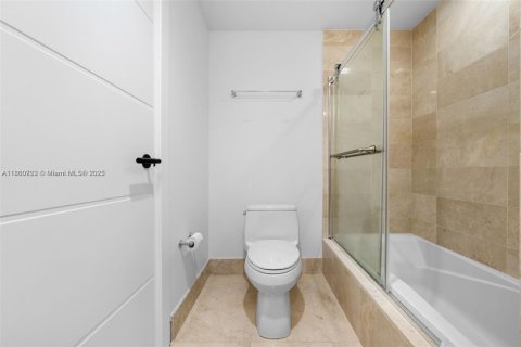 Copropriété à louer à Sunny Isles Beach, Floride: 3 chambres, 179.02 m2 № 1889100 - photo 17
