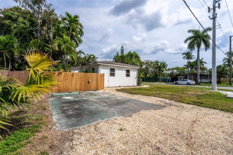 Casa en venta en Fort Lauderdale, Florida, 2 dormitorios, 117.24 m2 № 1075756 - foto 1