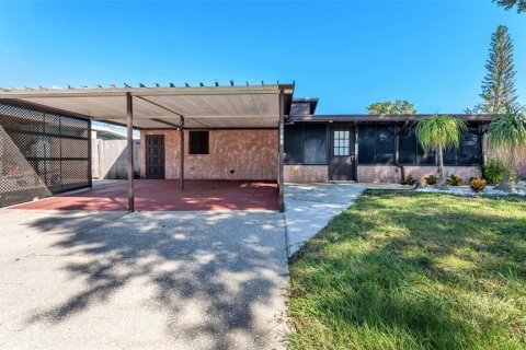 Villa ou maison à Lakeland, Floride 4 chambres, 155.7 m2 № 2420389