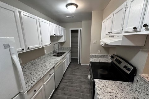 Adosado en alquiler en Altamonte Springs, Florida, 2 dormitorios, 107.67 m2 № 1903422 - foto 4