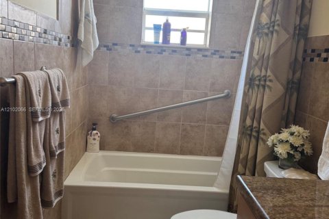 Copropriété à vendre à Dania Beach, Floride: 2 chambres, 106.28 m2 № 2407204 - photo 10